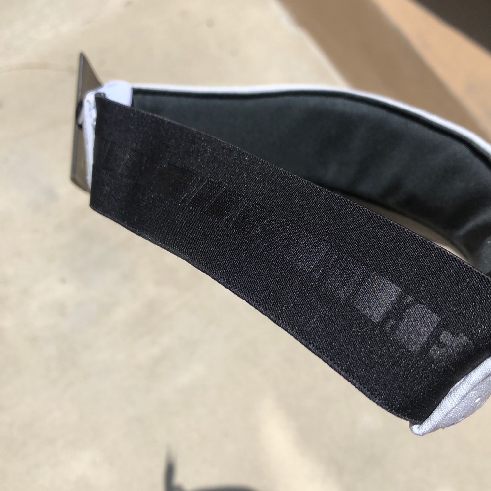 ONE LEFT! Nike Aerobill Women’s Golf Visor NWT!! - Picture 10 of 11